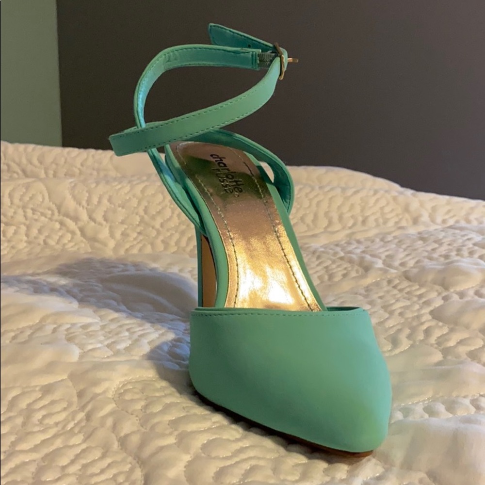 Size 6 heels!